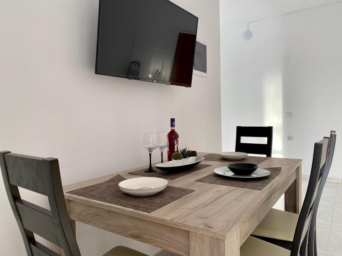Central, Sunny & Spacious Apartment, In Kos, "1" Екстер'єр фото